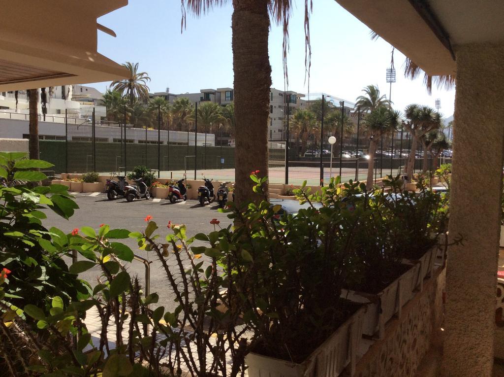 Apartment With Terrace In Playa De Las Americas Εξωτερικό φωτογραφία